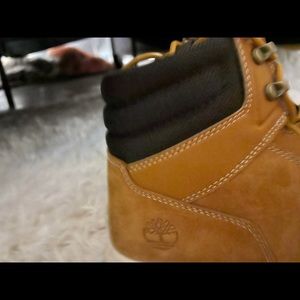 Selling my Timberland shoes, tan, worn 2 times.